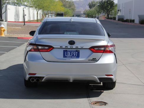 Used 2022 Toyota Camry SE FWD image 6