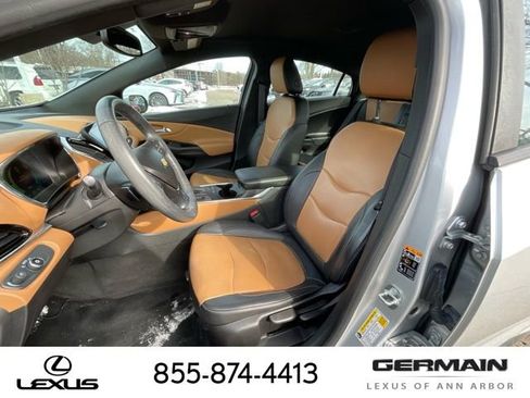 Used 2016 Chevrolet Volt Premier w/ Driver Confidence Package image 12