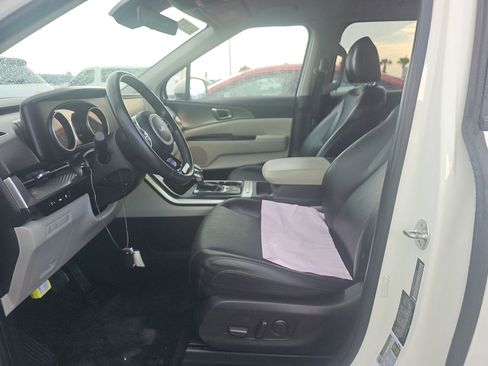 Used 2024 Kia Carnival LX FWD image 5