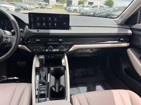 Used 2024 Honda Accord EX-L image 15