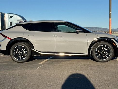 New 2025 Kia EV6 Wind image 3
