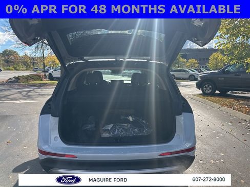 New 2025 Lincoln Corsair AWD w/ Rear Removable Package Tray image 7