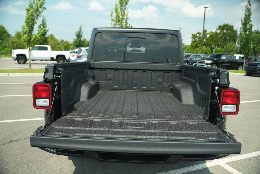 New 2026 Jeep Gladiator Sport AWD/4WD image 15