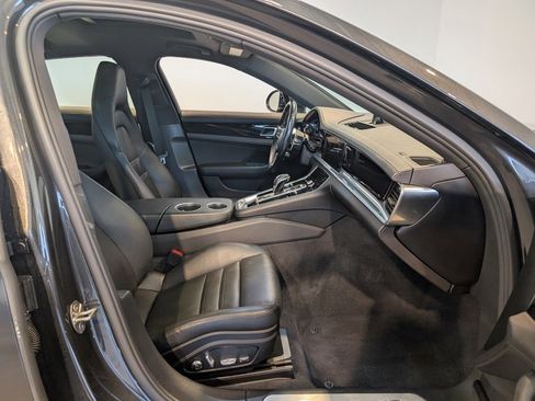 Used 2018 Porsche Panamera 4S image 31