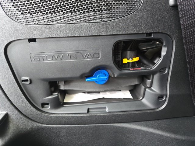 New 2025 Chrysler Pacifica Select w/ Uconnect Theater Family Group AWD/4WD image 23