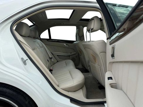 Used 2015 Mercedes-Benz E 400 4MATIC Sedan image 46
