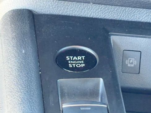 Certified 2025 Nissan Kicks SV image 25