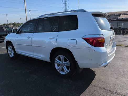 Used 2010 Toyota Highlander Limited AWD/4WD image 3