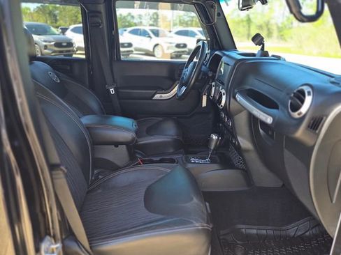 Used 2015 Jeep Wrangler Unlimited Freedom Edition image 18