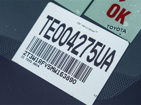 Used 2021 Toyota RAV4 XLE image 30