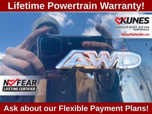 Used 2023 Chrysler Pacifica Touring-L image 24