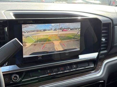 Used 2025 Chevrolet Silverado 2500 LT w/ Convenience Package image 11