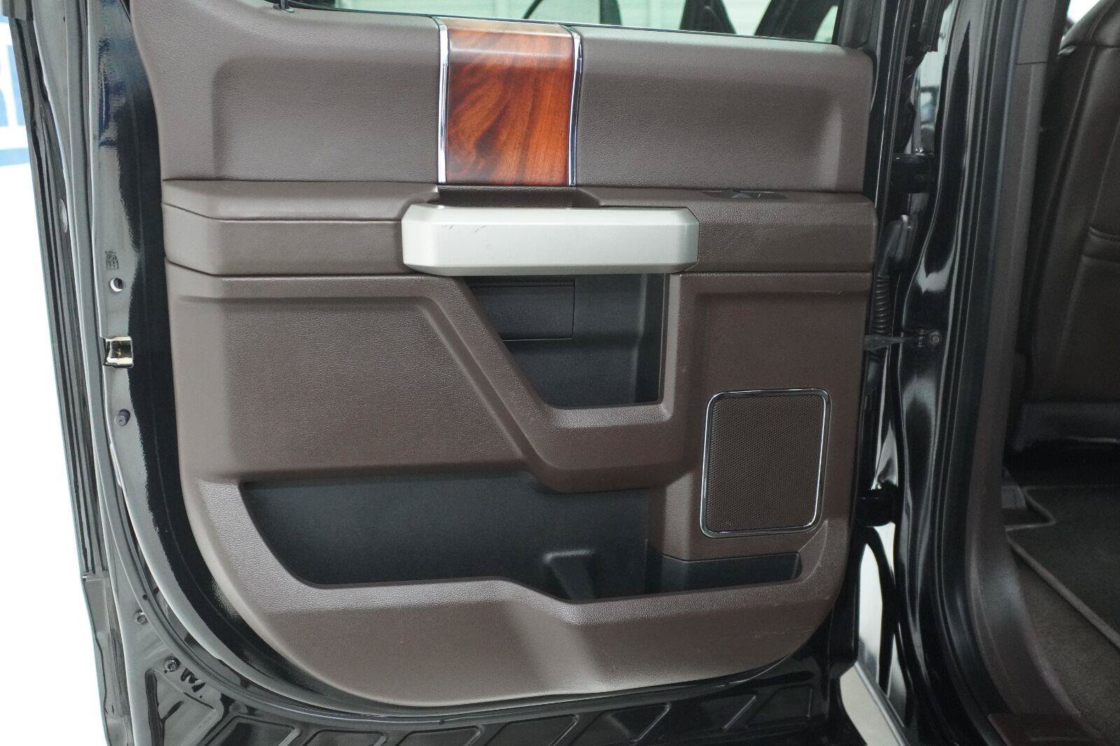 Used 2017 Ford F250 King Ranch w/ King Ranch Ultimate Package AWD/4WD image 13