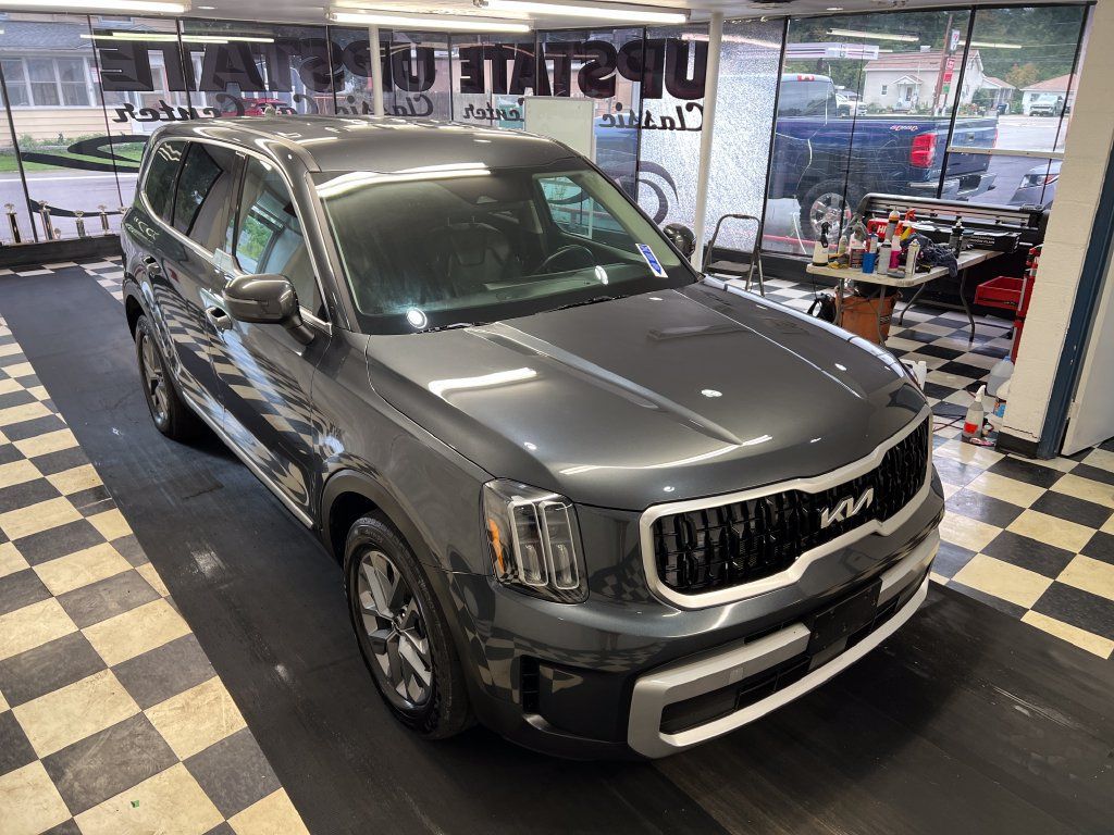 Used 2023 Kia Telluride LX AWD/4WD image 15