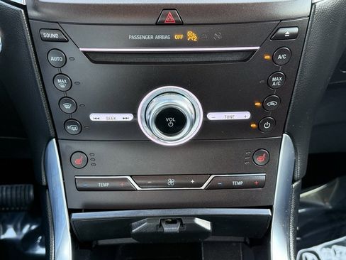 Used 2019 Ford Edge Titanium image 34