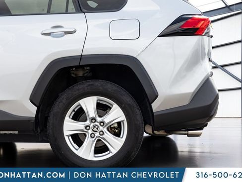 Used 2021 Toyota RAV4 XLE FWD image 29