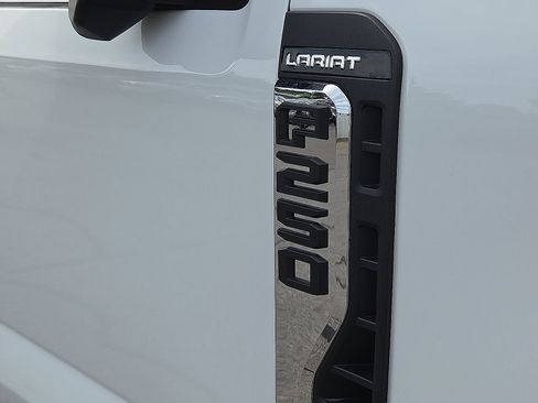 Used 2025 Ford F250 Lariat w/ Chrome Package AWD/4WD image 16