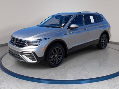 Used 2023 Volkswagen Tiguan SE w/ Panoramic Sunroof Package