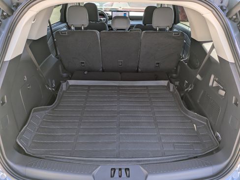 Used 2025 Ford Explorer Active image 17