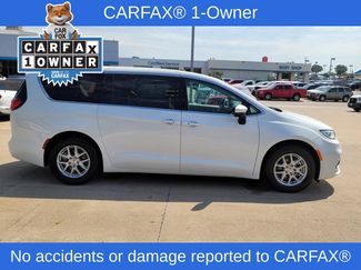 Used 2023 Chrysler Pacifica Touring-L FWD video 2