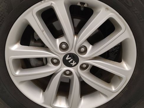 Used 2019 Kia Soul + FWD image 31