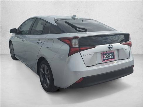 Used 2021 Toyota Prius XLE image 7