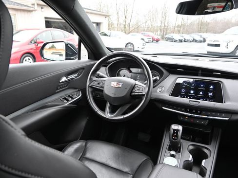 Used 2019 Cadillac XT4 Premium Luxury image 30