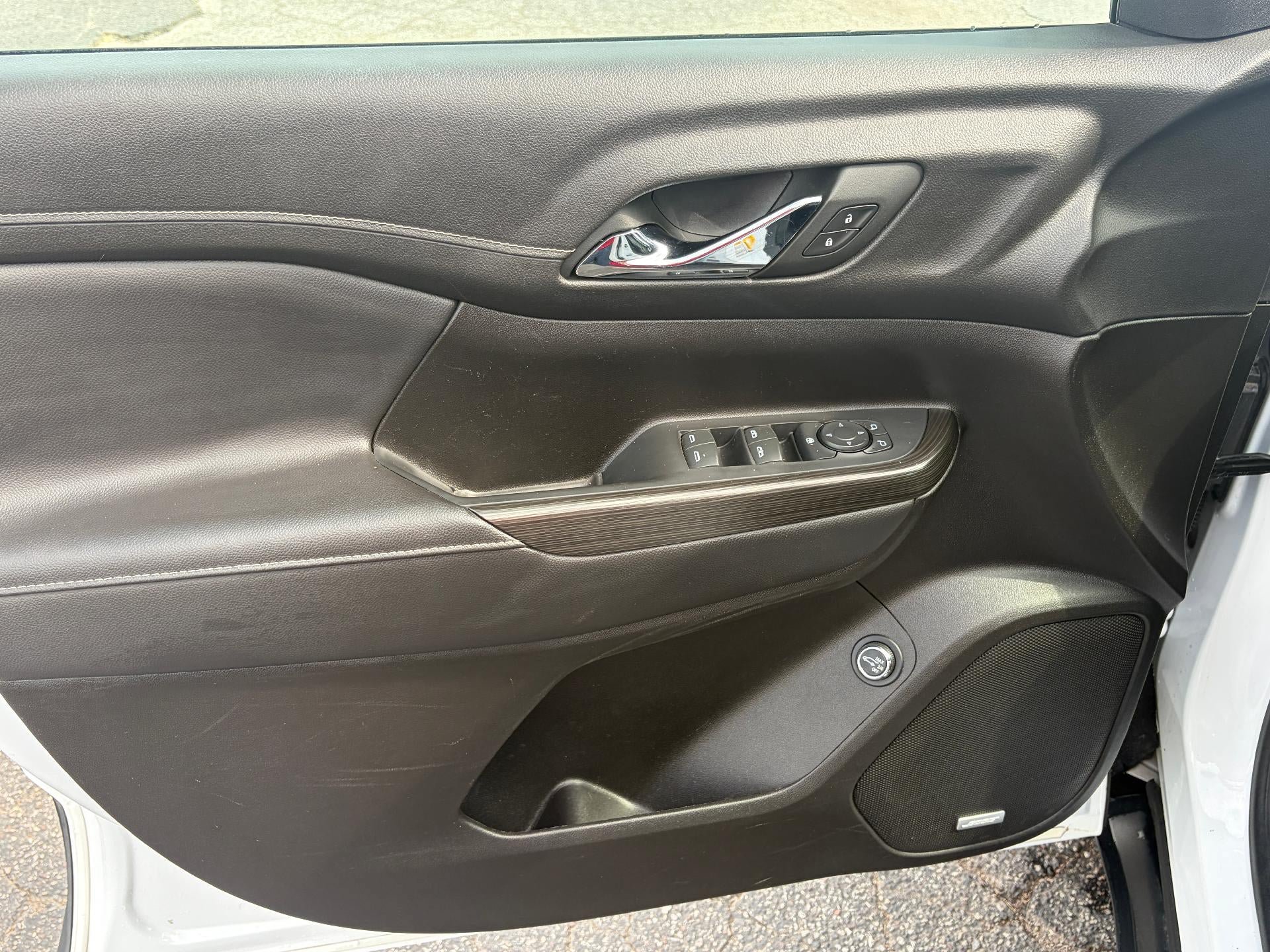 Used 2023 GMC Acadia SLT FWD image 12