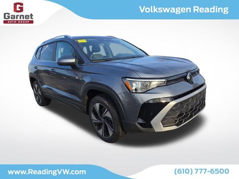 New 2026 Volkswagen Taos SE image 7