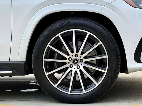 Certified 2025 Mercedes-Benz GLS 580 4MATIC image 11