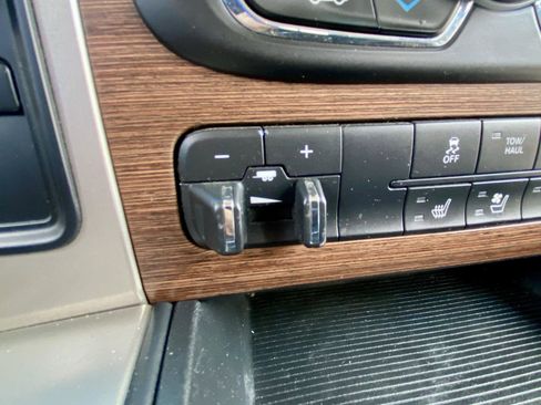 Used 2015 RAM 2500 Laramie w/ Convenience Group image 34