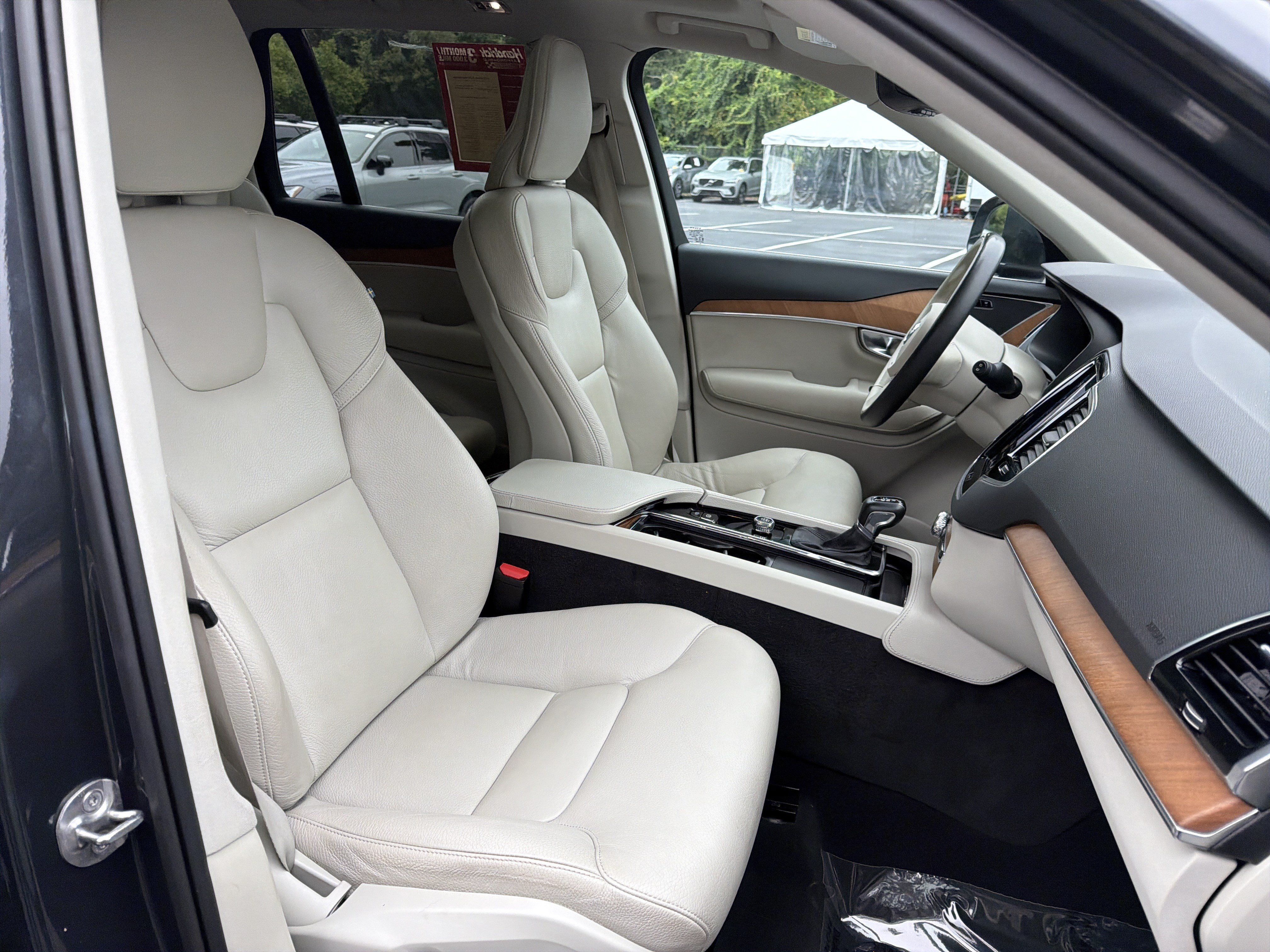 Used 2022 Volvo XC90 T5 Momentum w/ Advanced Package FWD image 35