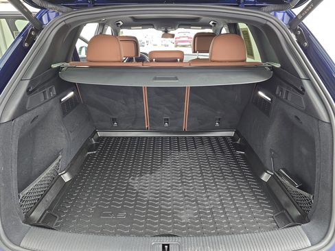 Used 2023 Audi Q5 2.0T Premium w/ Convenience Package image 12