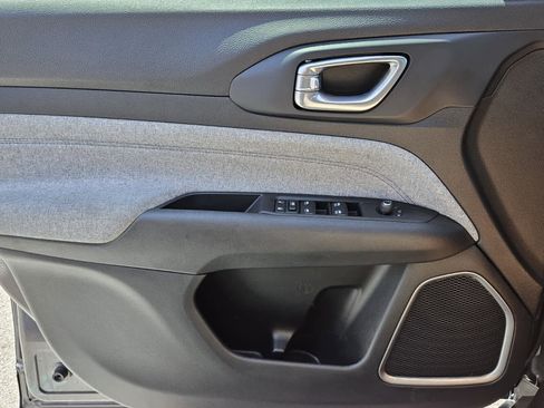 Used 2022 Jeep Compass Latitude image 16