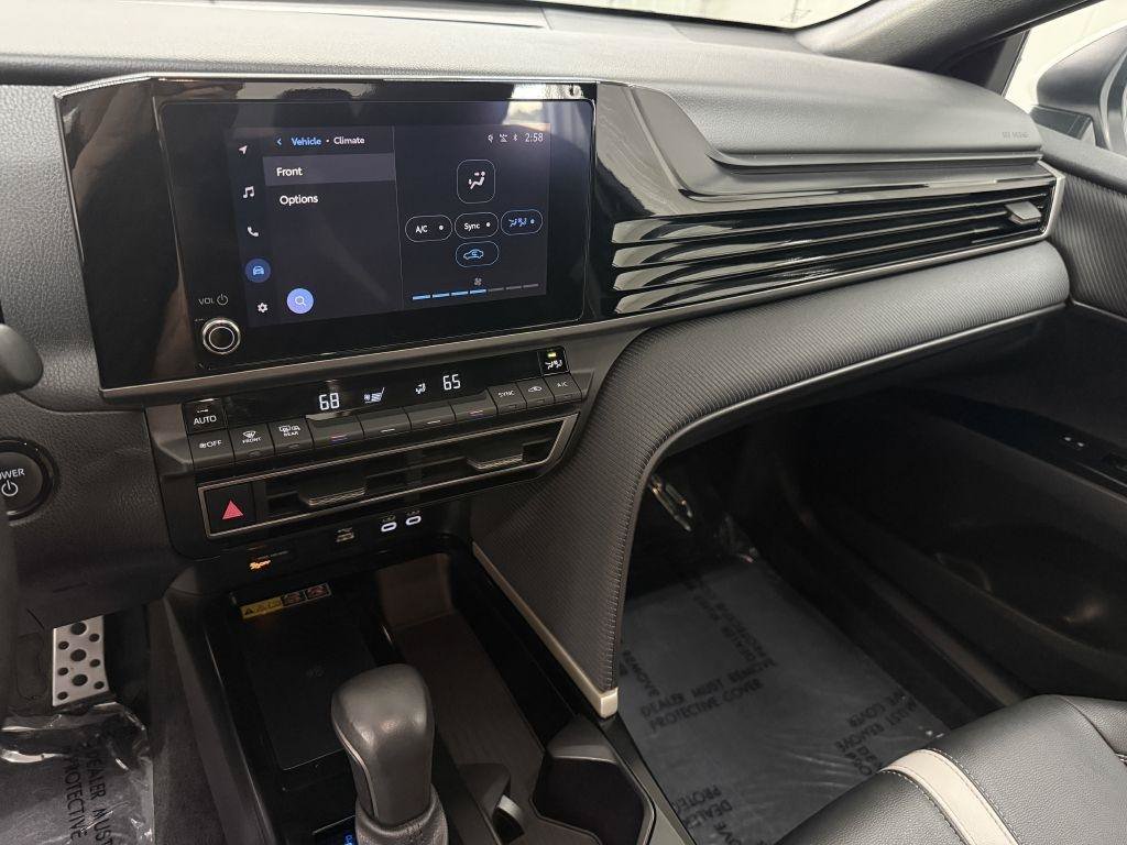 Used 2025 Toyota Camry SE FWD image 19