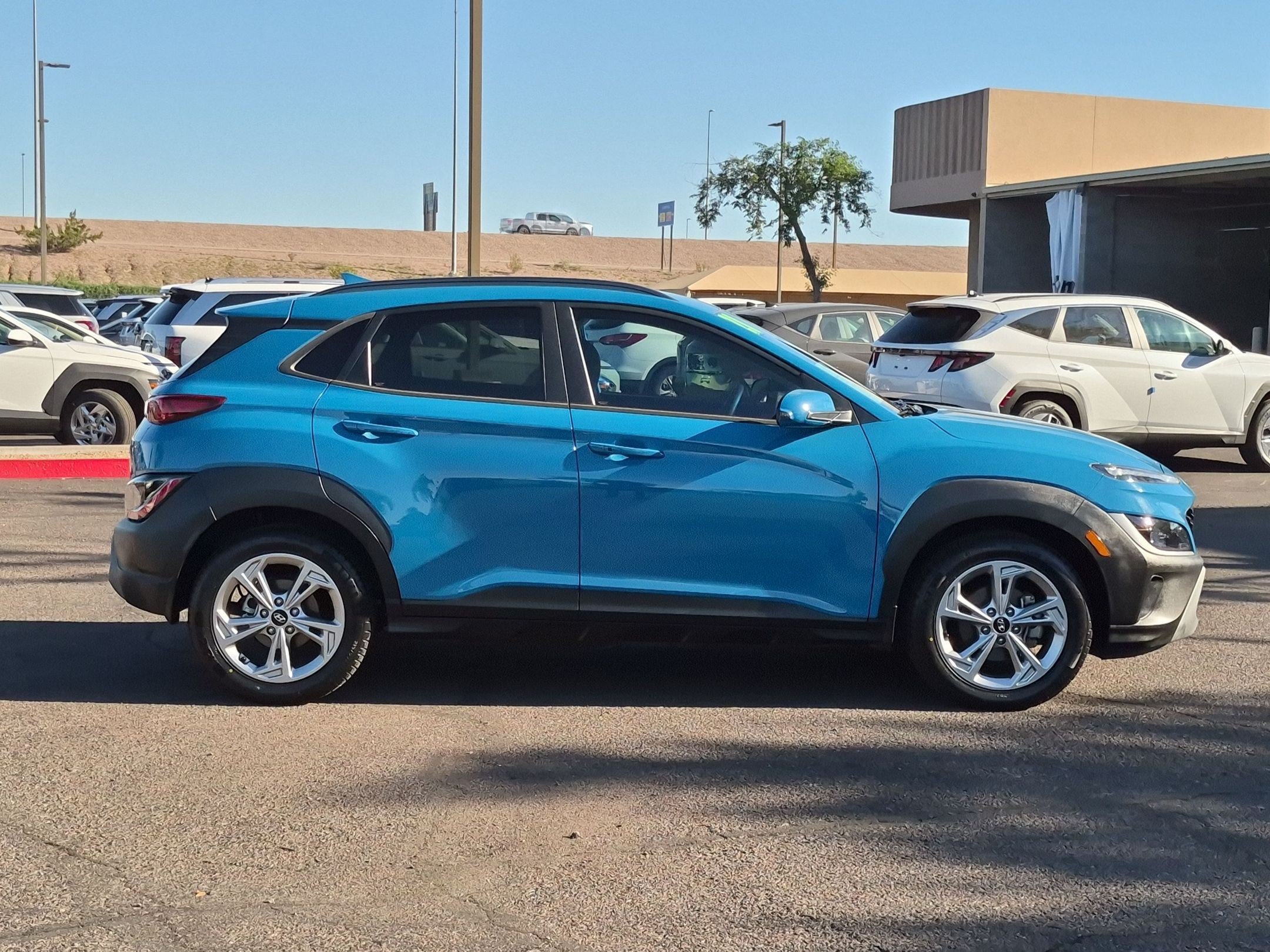 Used 2022 Hyundai Kona SEL w/ Cargo Package FWD image 4