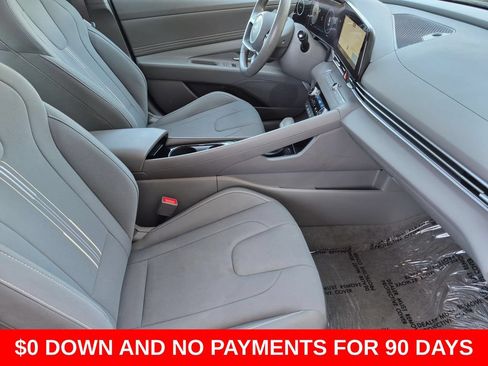 Used 2025 Hyundai Elantra SEL FWD image 31