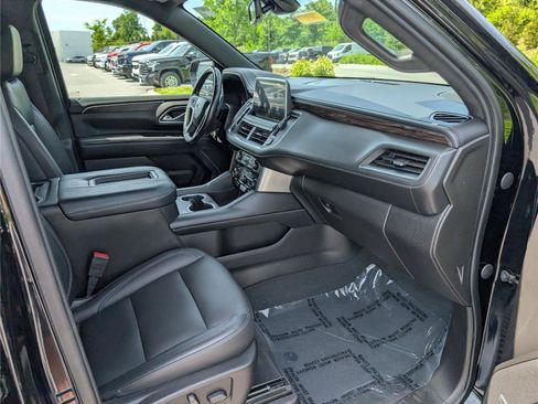 Used 2021 Chevrolet Tahoe Z71 w/ Z71 Off-Road Package AWD/4WD image 10