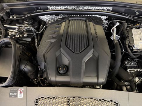 New 2026 Porsche Macan image 27