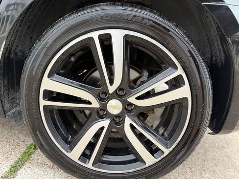 Used 2011 Chevrolet Cruze LTZ FWD image 21