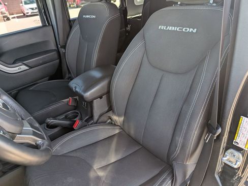 Used 2014 Jeep Wrangler Unlimited Rubicon w/ Connectivity Group AWD/4WD image 9
