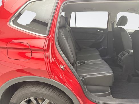Used 2022 Volkswagen Tiguan SE image 18