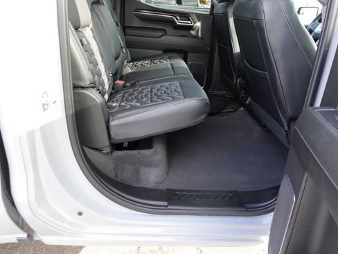 Used 2024 GMC Sierra 1500 Elevation image 28