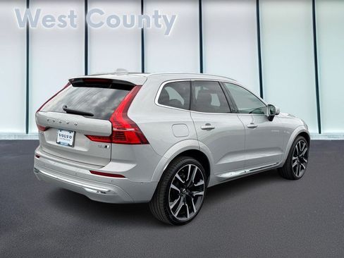 Certified 2023 Volvo XC60 B5 Ultimate w/ Climate Package AWD/4WD image 4