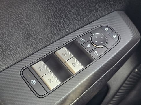 Used 2025 Mitsubishi Outlander SE FWD image 23