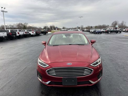 Used 2019 Ford Fusion SEL image 2