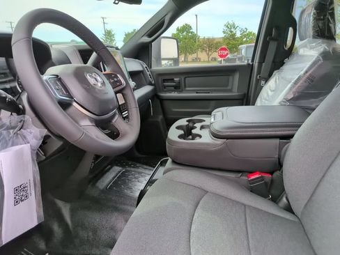 New 2026 RAM 5500 Tradesman AWD/4WD image 24