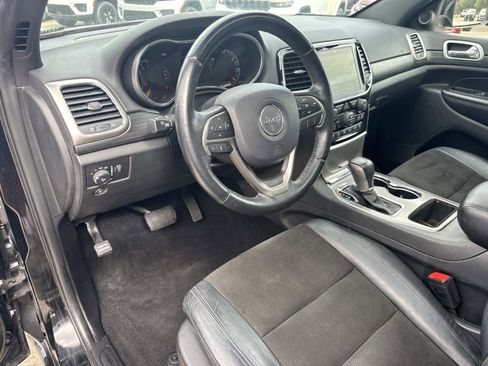 Used 2021 Jeep Grand Cherokee Laredo X image 17