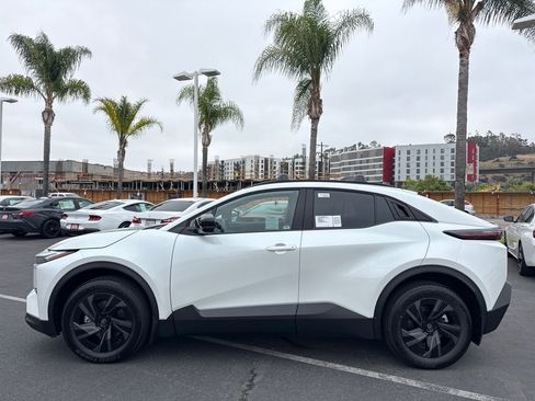 New 2026 Toyota C-HR AWD/4WD image 4