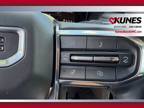 Used 2024 GMC Acadia Elevation AWD/4WD image 17